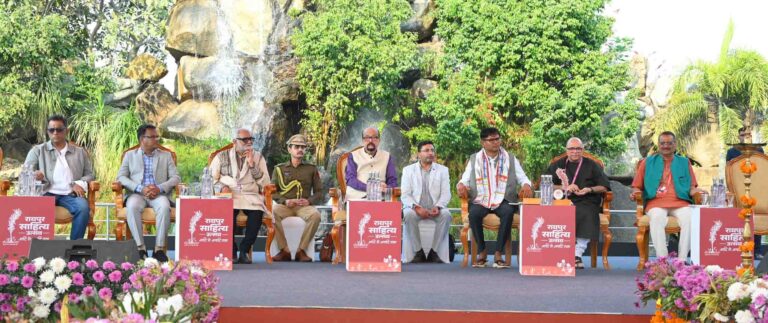 रायपुर साहित्य उत्सव 2026 के समापन समारोह में शामिल हुए राज्यपाल डेका