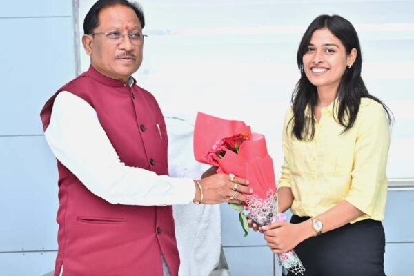 Determination to serve the nation and flight to success, Supriya Singh of Mungeli becomes Lieutenant