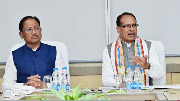 Promoting slender and aromatic rice varieties to increase farmers' income.