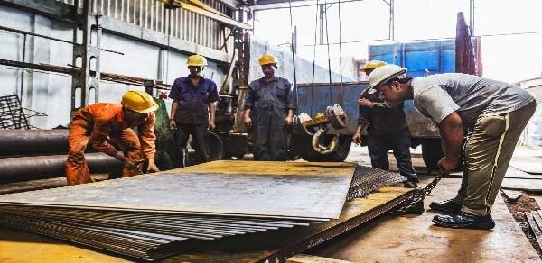 Investors will receive a favorable environment, and the administration will provide full support in setting up industries.