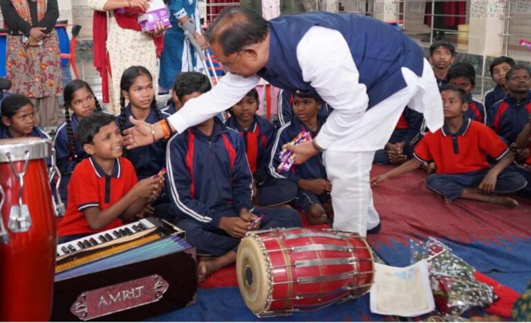 CM Sai visited children with disabilities and announced that a bus would be provided to the Pariyana Residential School for Children with Disabilities in Narayanpur.