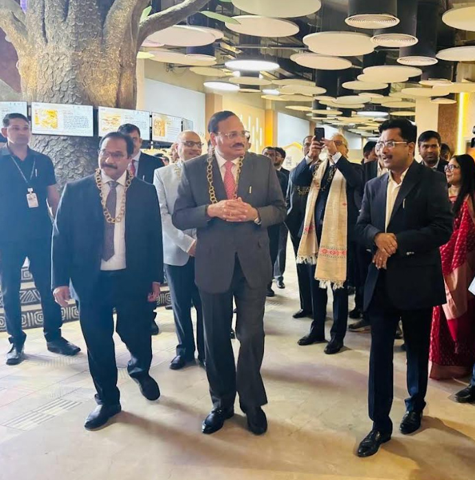 Supreme Court CJI Shri Surya Kant visited the country's first digital museum built in Nava Raipur.