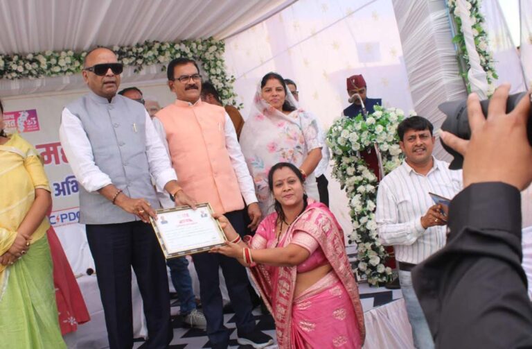 कुरूद क्षेत्र की प्रगति में बिजली की निर्बाध आपूर्ति की भूमिका अहम : अजय चंद्राकर