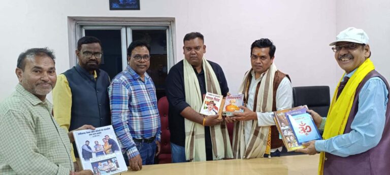 अंतर्राष्ट्रीय किताब दान दिवस पर रायपुर प्रेस क्लब में पुस्तक दान अभियान की शुरुआत