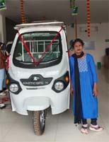 आत्मनिर्भरता की नई मिसाल बनकर उभरी सायरा बानो  