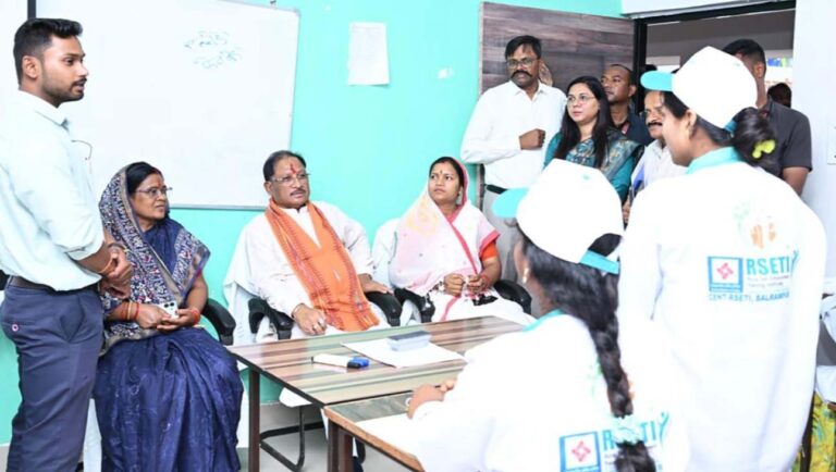 “जय बिहान” से आत्मनिर्भरता तक की उड़ान: बलरामपुर में महिलाओं की बदलती तस्वीर के साक्षी बने CM साय