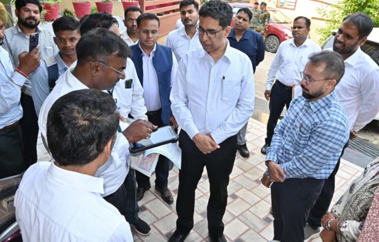 केंद्रीय सचिव ने परखी धरातल की हकीकत, सर्वे टीमें बढ़ाने के निर्देश