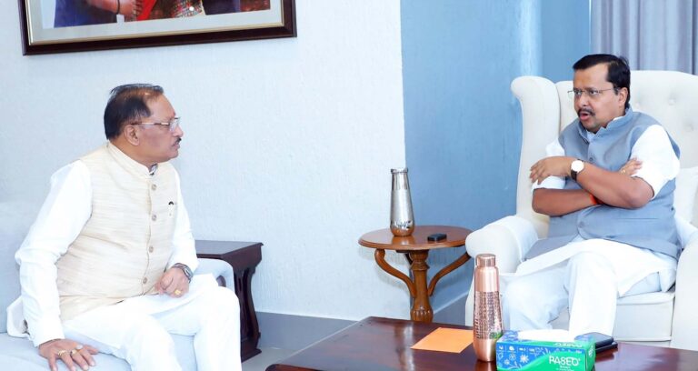 बीजेपी राष्ट्रीय अध्यक्ष नितिन नवीन से मिले CM विष्णुदेव साय 