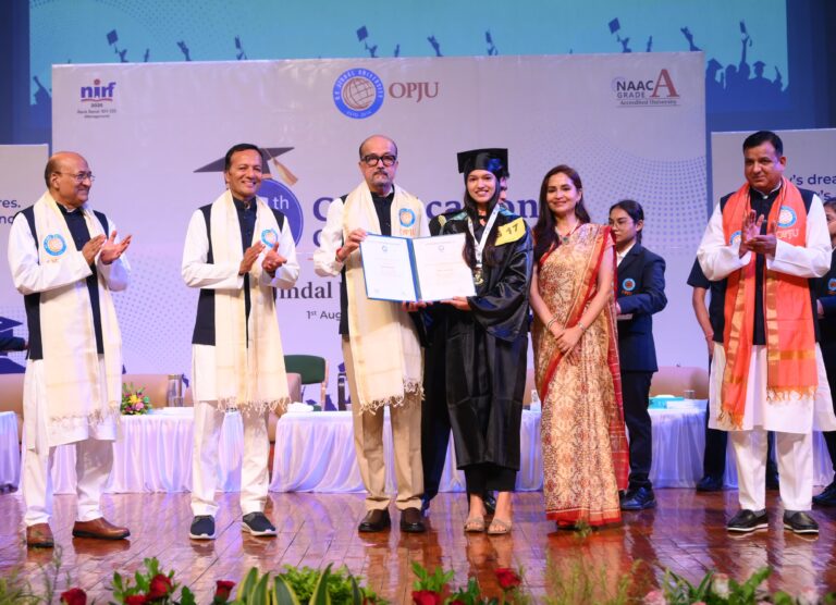 राज्यपाल डेका ने जिंदल विश्वविद्यालय के छठवें दीक्षांत समारोह में विद्यार्थियों को दी उपाधियां