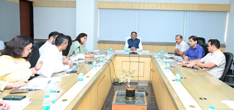 शासन की जनकल्याणकारी योजनाओं का करें समयबद्ध क्रियान्वयन , प्रत्येक पात्र व्यक्ति को मिले शासन की योजनाओं का लाभ : CM विष्णुदेव  साय