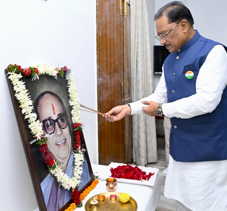 CM विष्णुदेव साय ने स्वर्गीय कुशाभाऊ ठाकरे की जयंती पर किया नमन