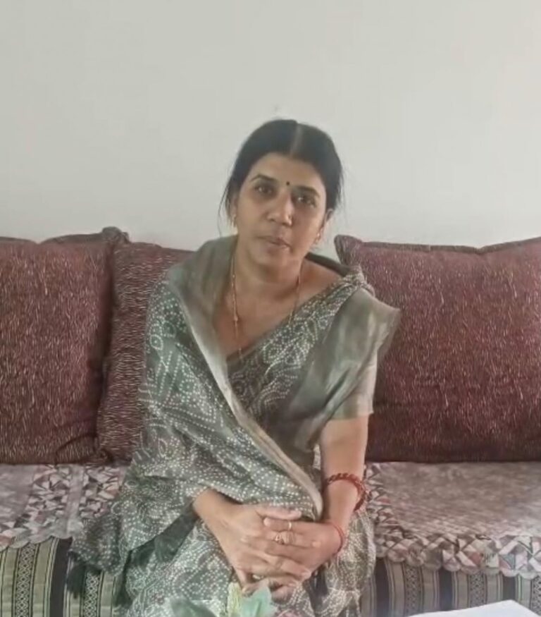 धमतरी : पति के निधन के बाद नहीं टूटा कुसुम का हौसला, सक्षम योजना के सहारे संभाला ईंट व्यवसाय
