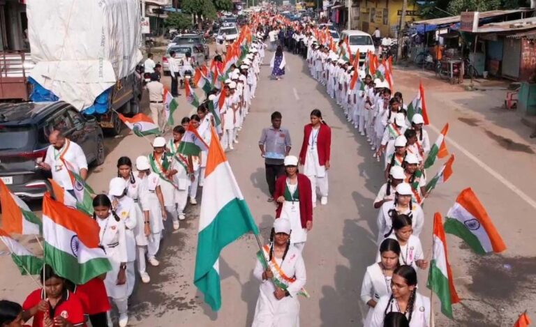 सारंगढ़ में निकली भव्य तिरंगा यात्रा, गूंजे देशभक्ति के नारे