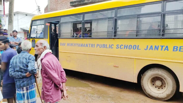 बेमेतरा में स्कूल बस ने मासूम को कुचला, मौत
