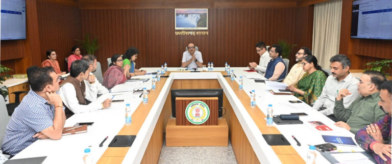 सेवानिवृत्ति से पहले निपटाएं कर्मचारियों के सभी प्रकरण, रिक्त पदों पर भर्ती में तेजी लाएं: मुख्य सचिव विकासशील