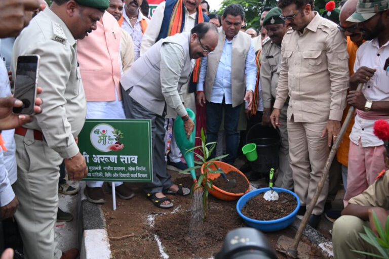 जगदलपुर राष्ट्रीय राजमार्ग पर ढाई हजार से अधिक पौधे लगाए जाएंगे