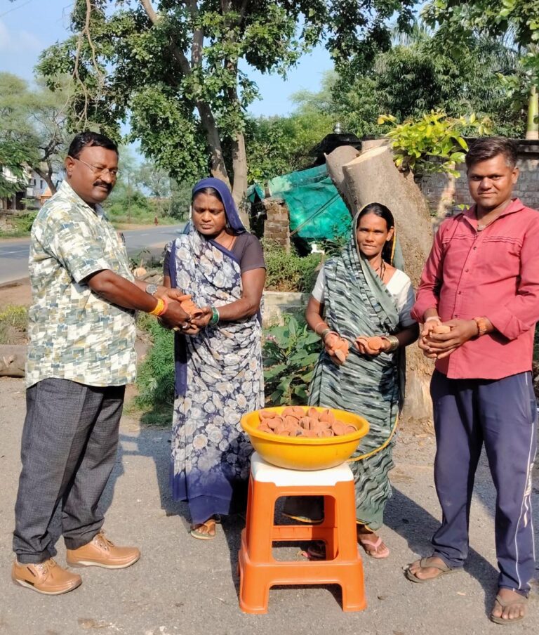 घर-घर वितरण शुरू, सेवा संकल्प अभियान के तहत बलौदाबाजार में जलेगा ‘आशीर्वाद का दीया’