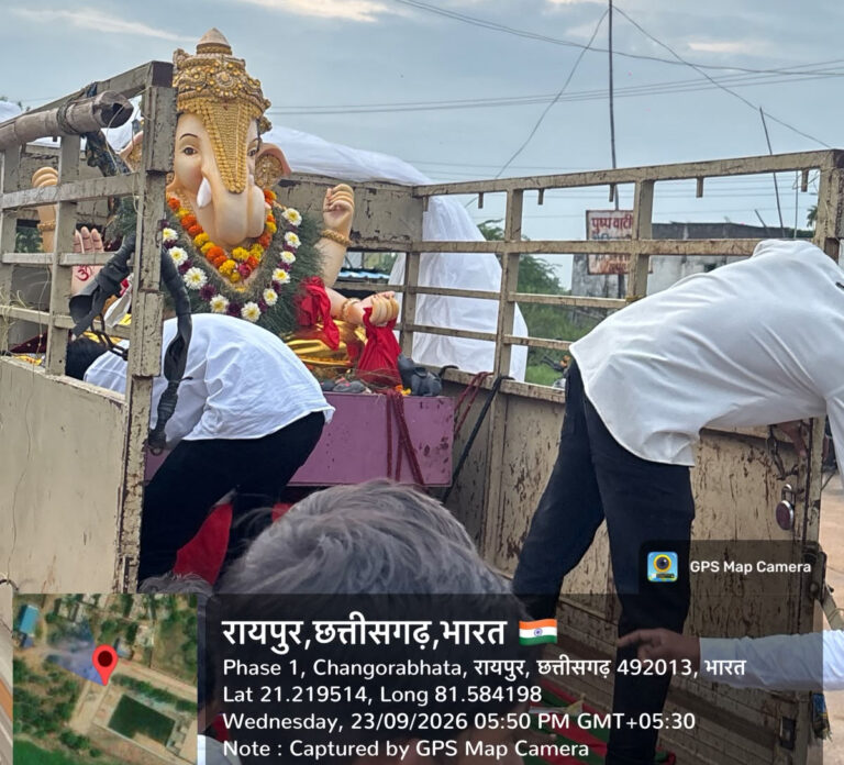 रायपुर महादेवघाट में गणेश विसर्जन शुरू